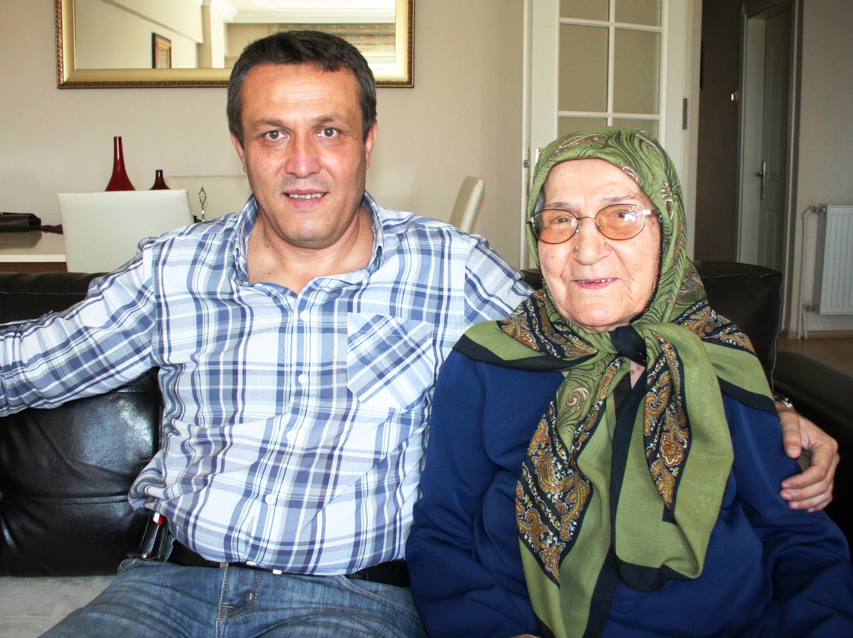 BURSA’NIN ASIRLIK ÇINARI ZEHRA NİNE