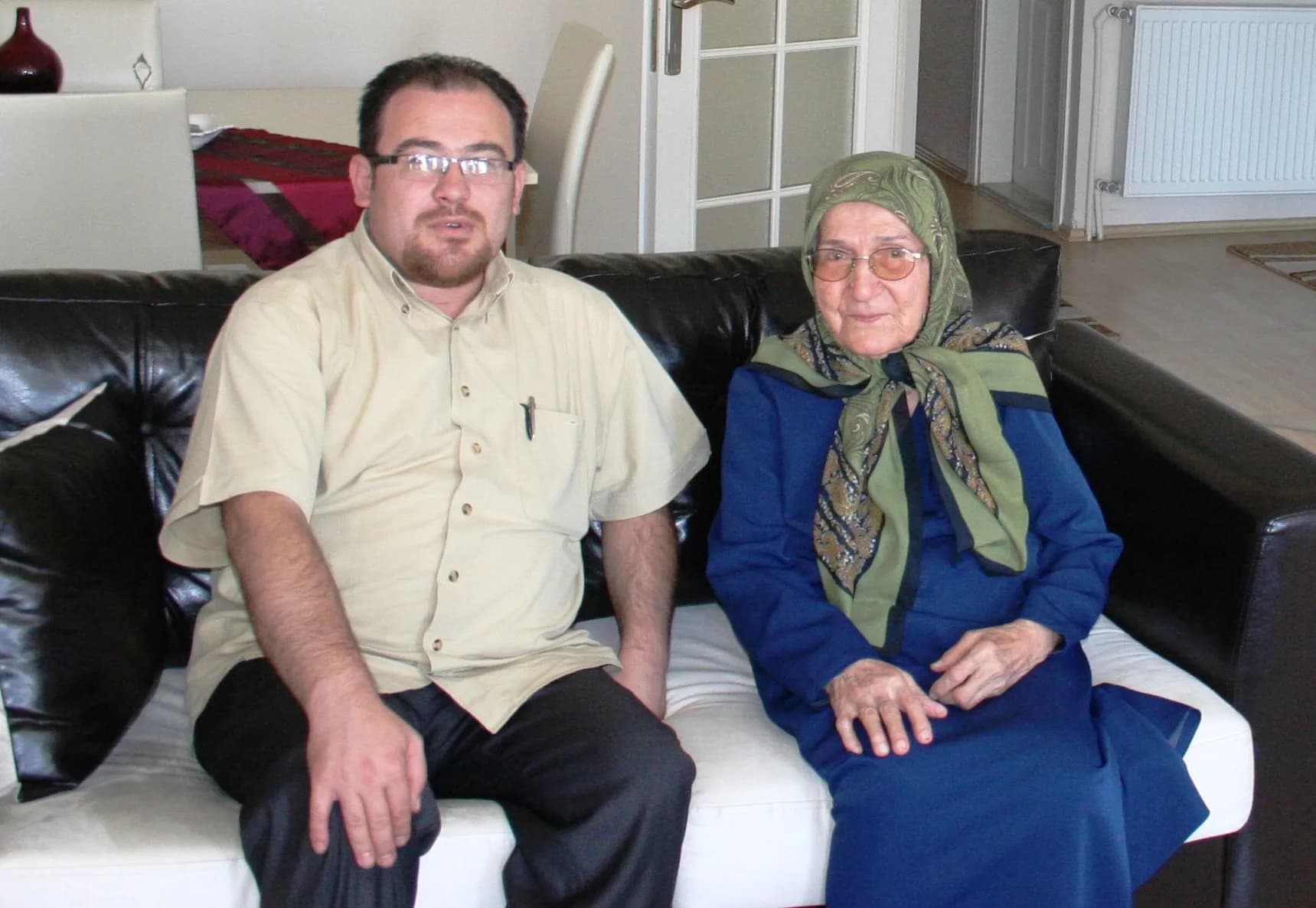 BURSA’NIN ASIRLIK ÇINARI ZEHRA NİNE Dört Kuşak Bir arada