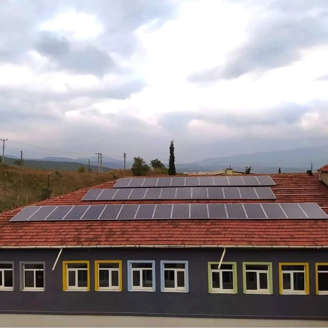 Kendi elektriğini üretiyor